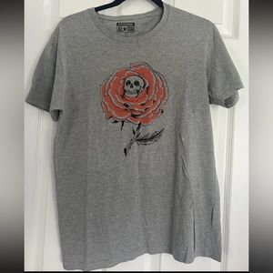 Converse Gray T Shirt‎ Size Small. Skull And Rose Design